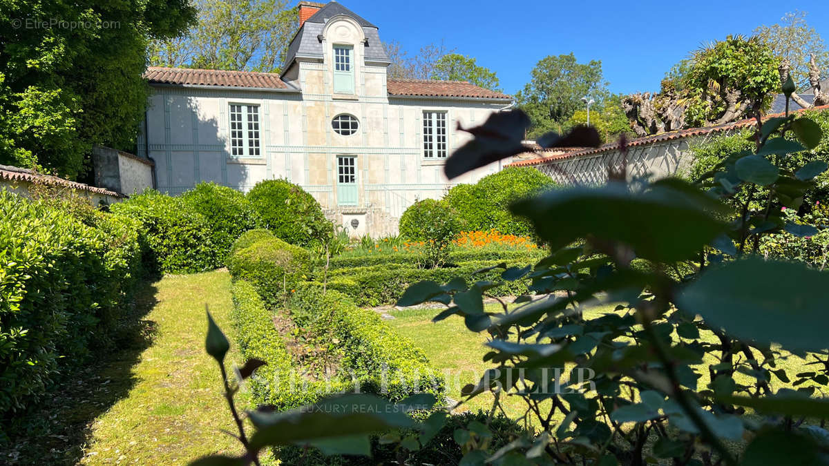 Maison à LA ROCHELLE