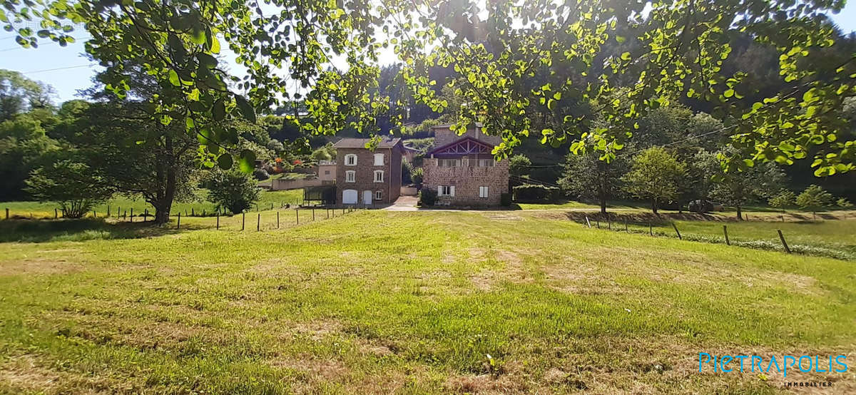 Maison à AMPLEPUIS