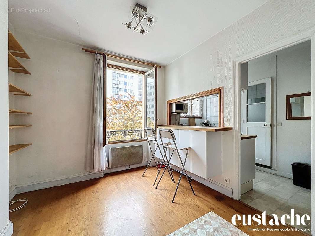 Appartement à PARIS-18E