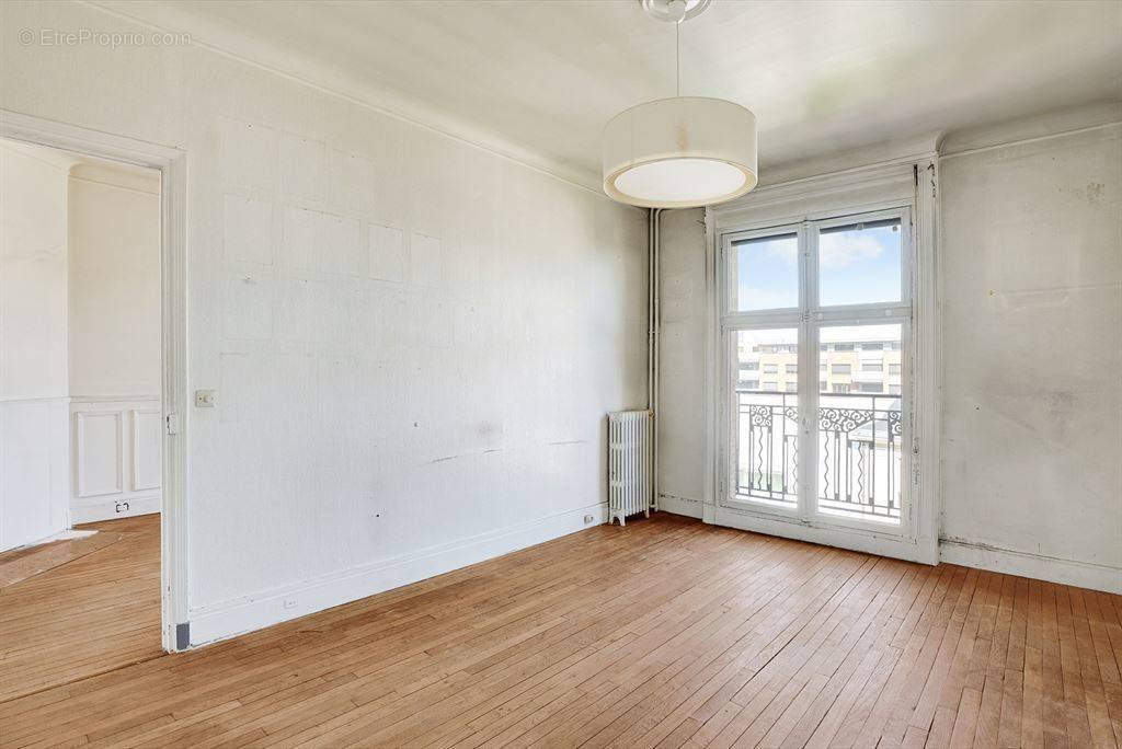 Appartement à CHARENTON-LE-PONT