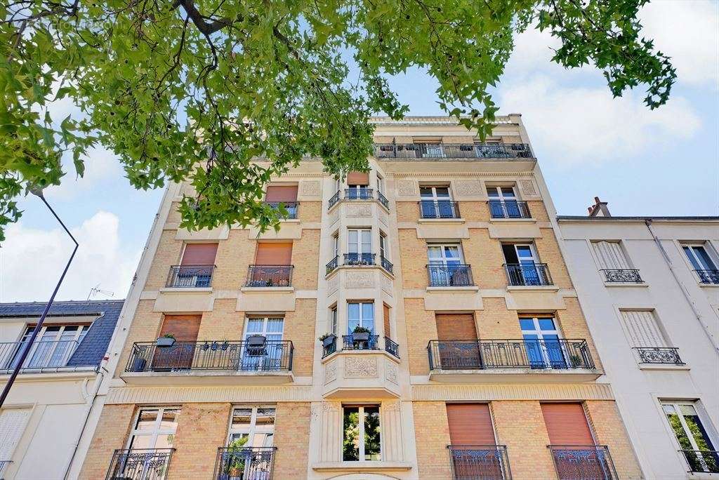 Appartement à CHARENTON-LE-PONT