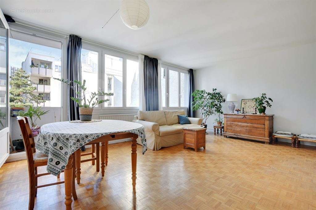 Appartement à PARIS-20E