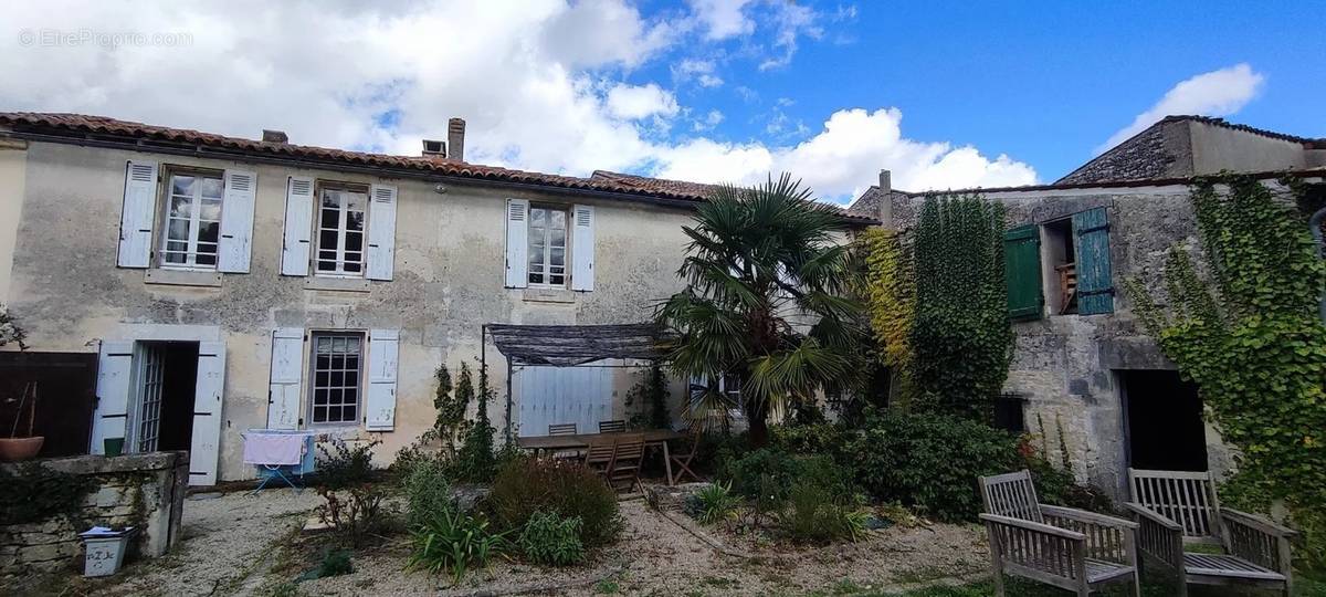 Maison à JARNAC