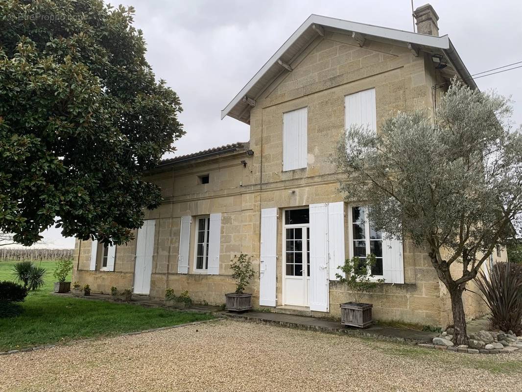 Maison à SAINT-EMILION