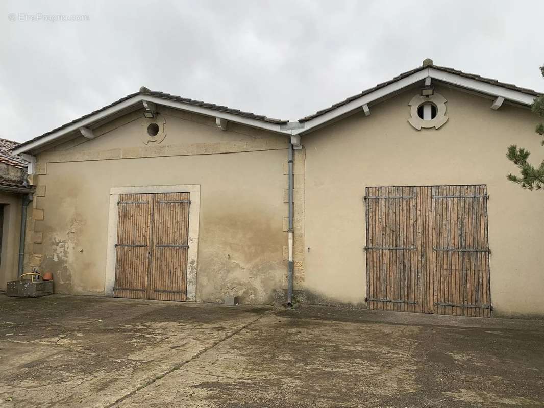 Maison à SAINT-EMILION