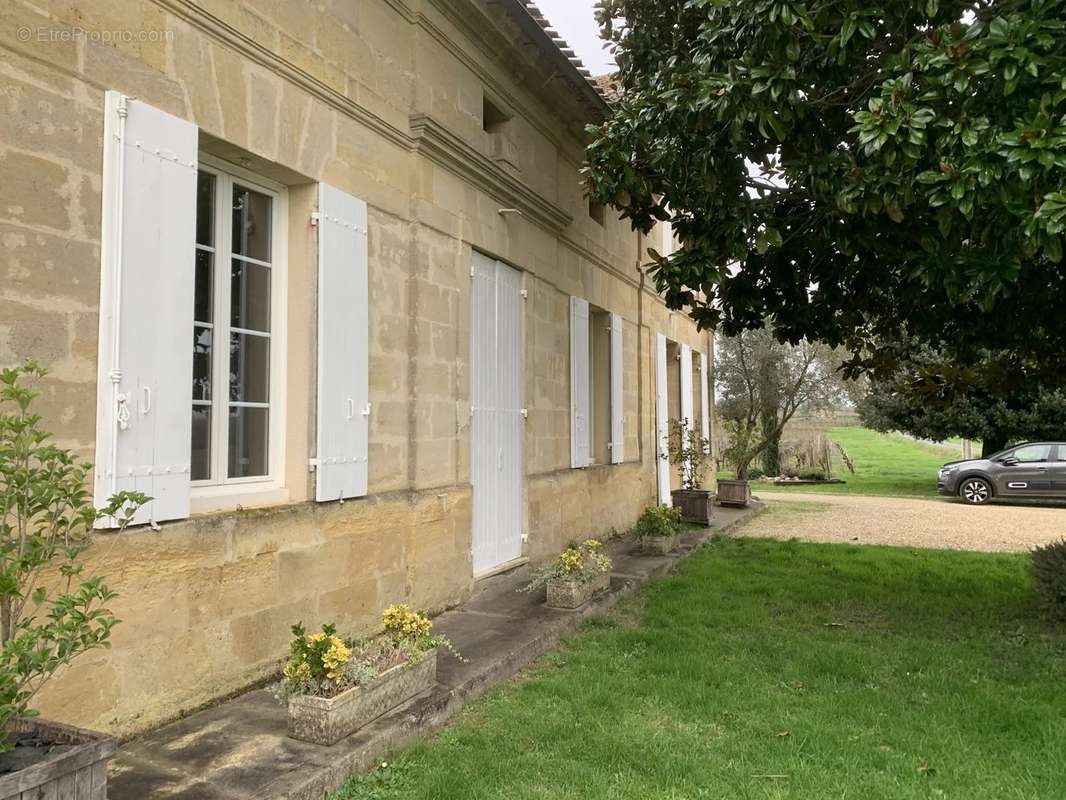 Maison à SAINT-EMILION