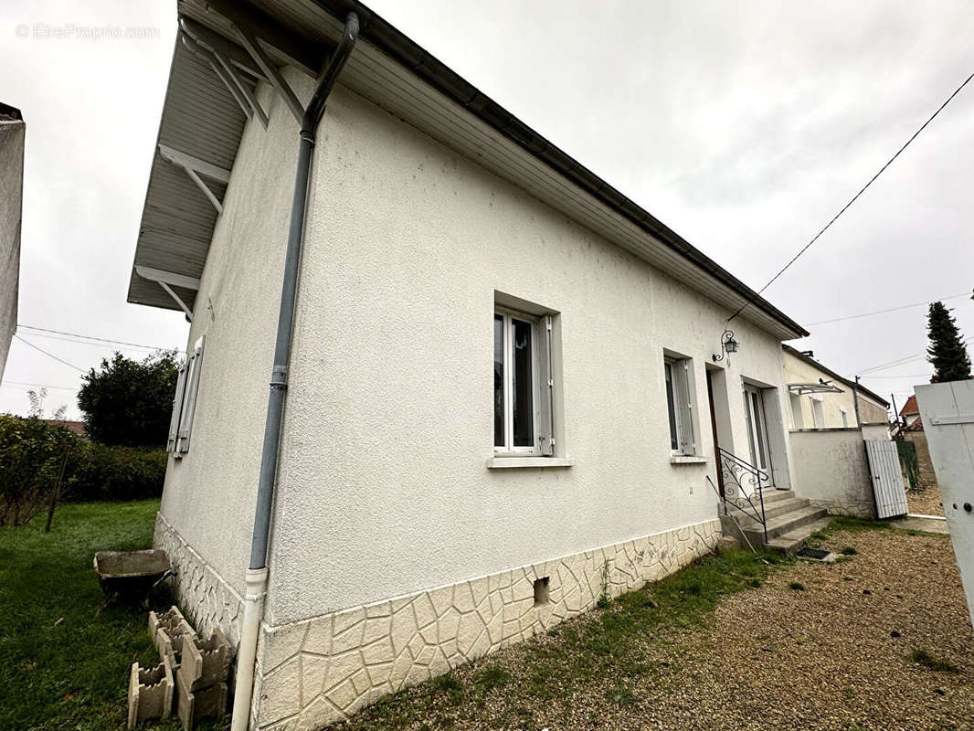 Maison à VARENNES-SUR-SEINE