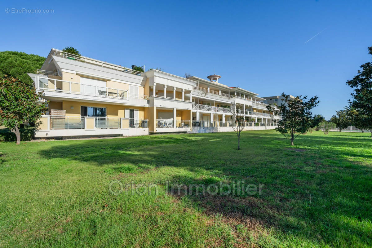 Appartement à MANDELIEU-LA-NAPOULE