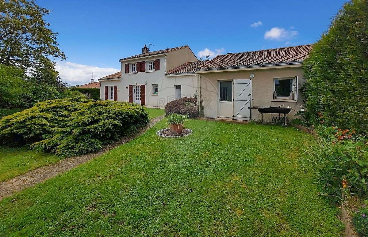 Maison à LE LOROUX-BOTTEREAU