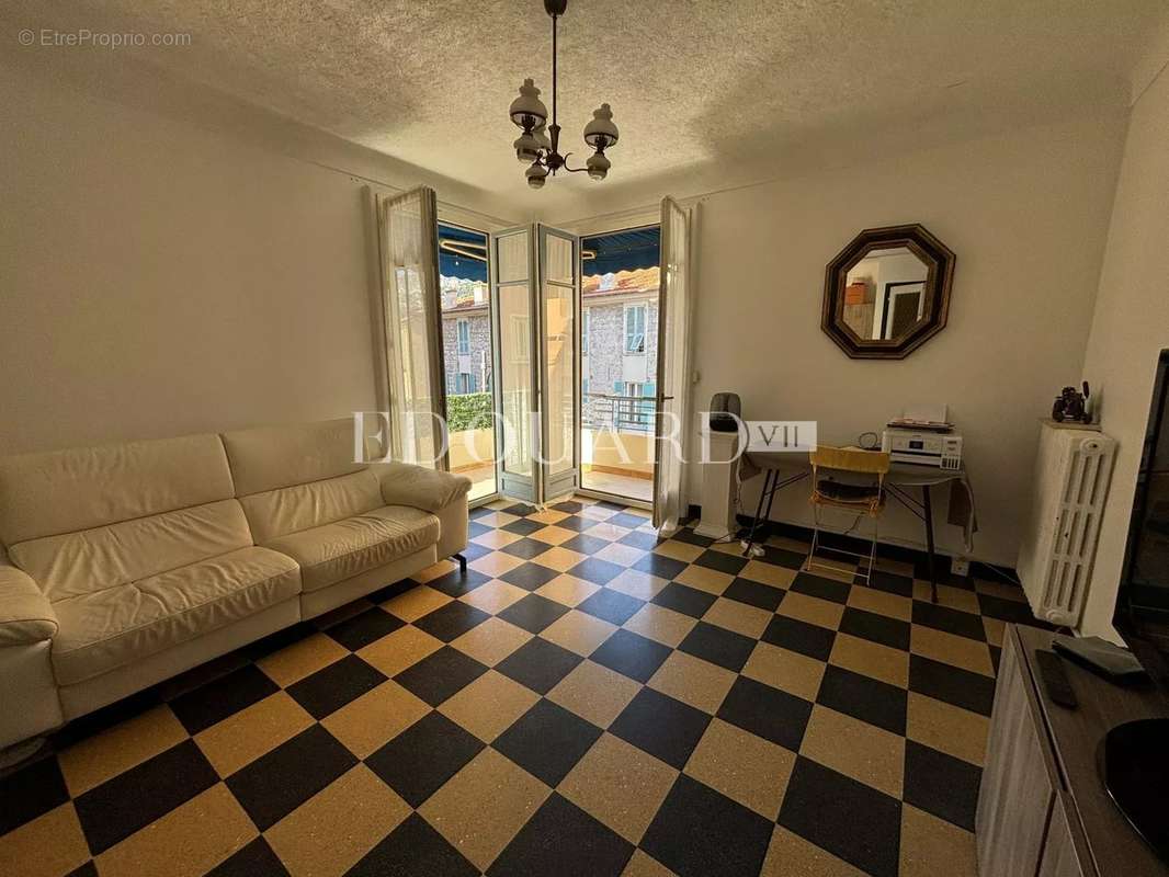 Appartement à ROQUEBRUNE-CAP-MARTIN