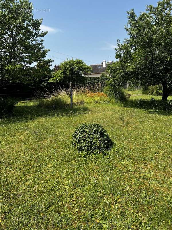 Terrain à LONGPONT-SUR-ORGE