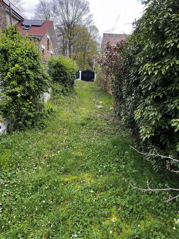 Terrain à SAINTRY-SUR-SEINE