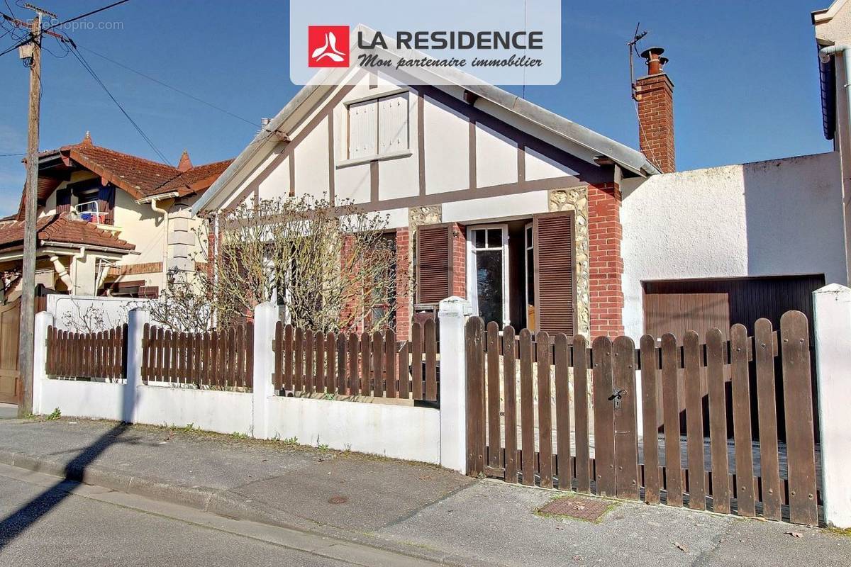 Maison à SAINT-ETIENNE-DU-ROUVRAY