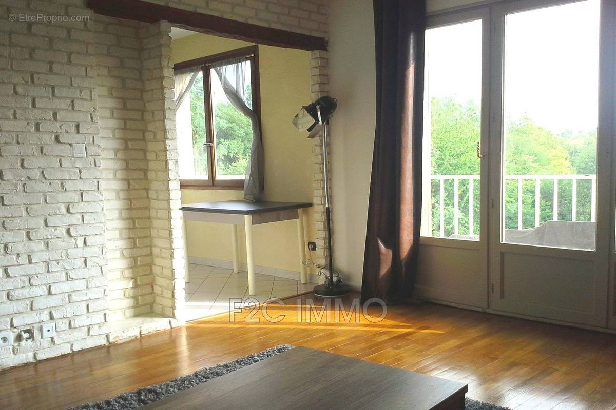 Appartement à MONDEVILLE