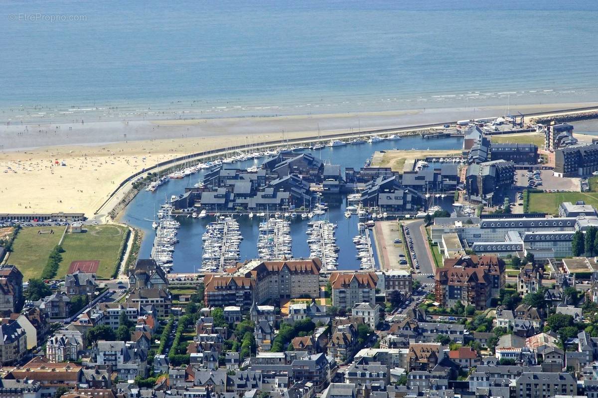 Appartement à DEAUVILLE