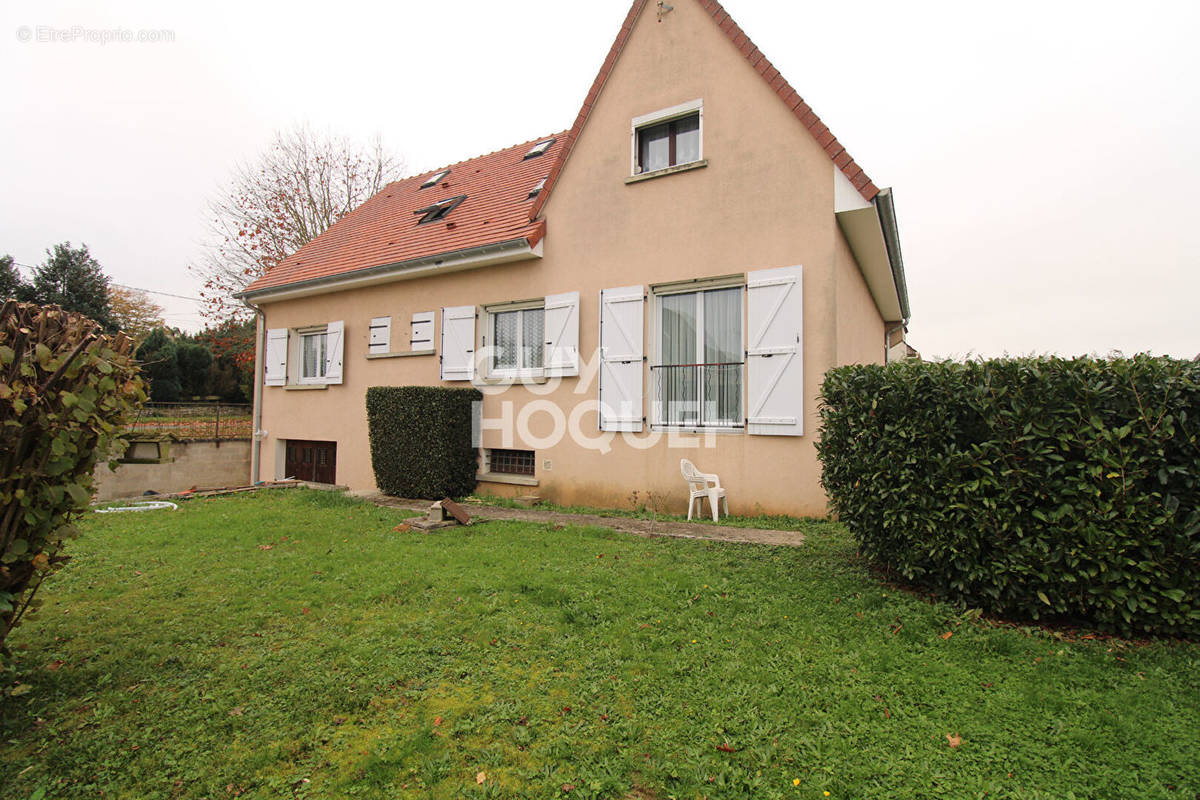 Maison à OZOUER-LE-VOULGIS