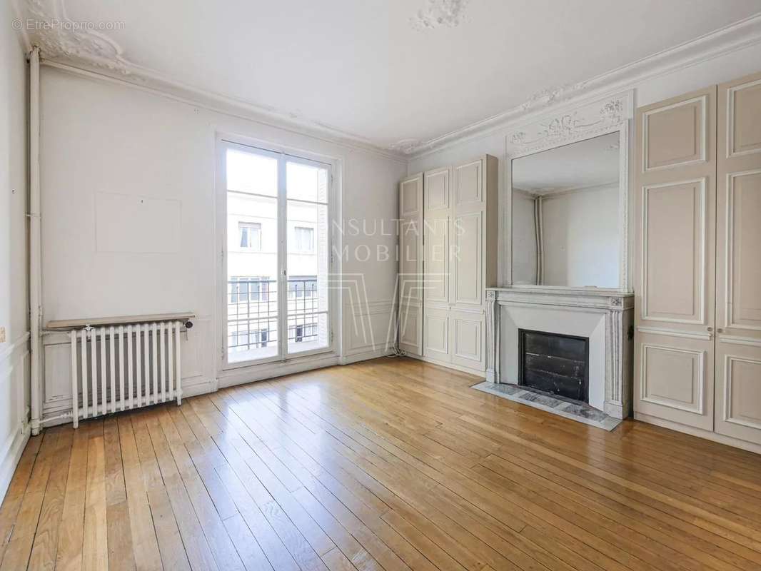 Appartement à PARIS-17E