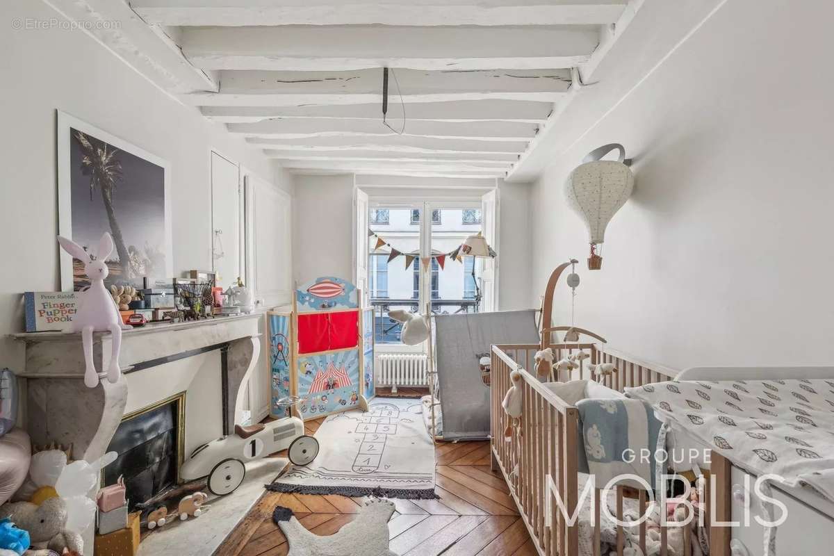 Appartement à PARIS-7E