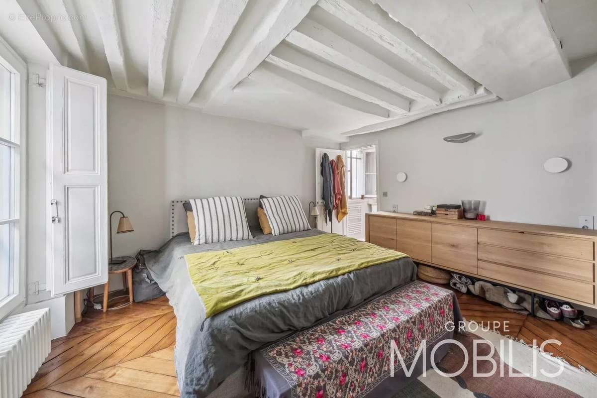 Appartement à PARIS-7E