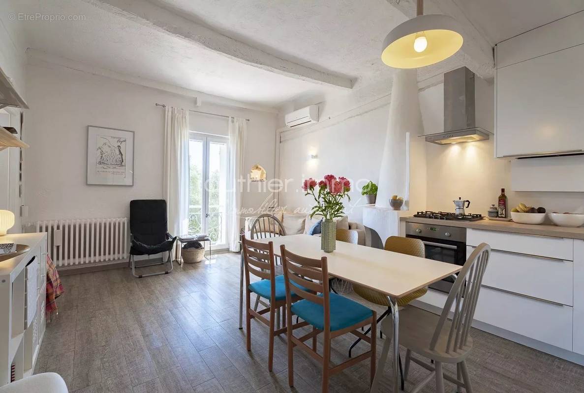 Appartement à ROQUEFORT-LES-PINS