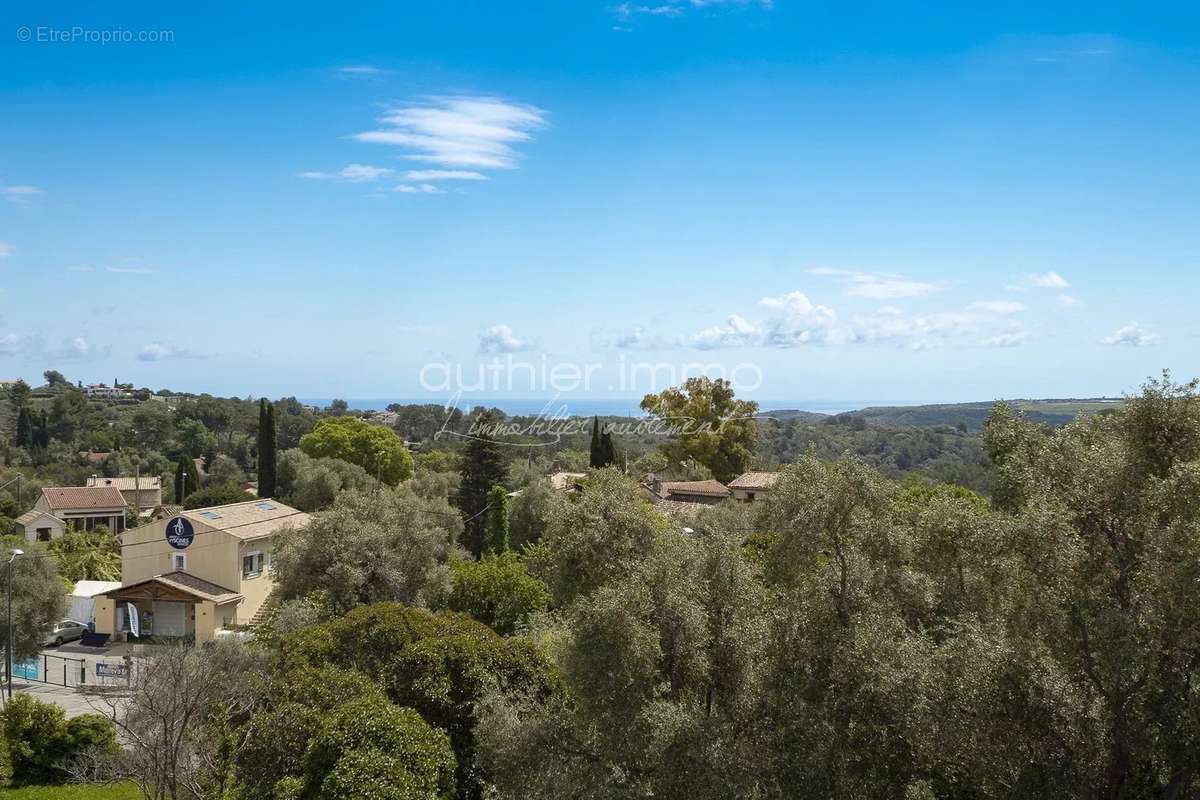 Appartement à ROQUEFORT-LES-PINS