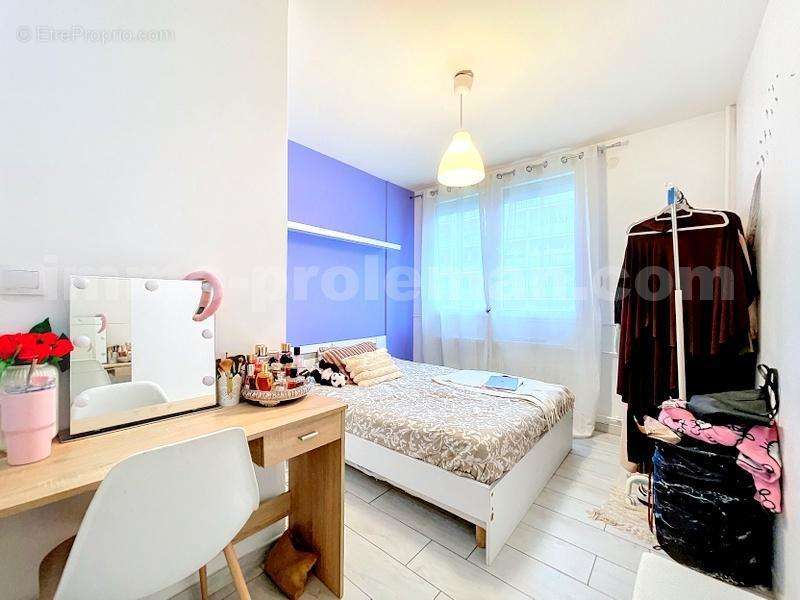 Appartement_T4_Gaillard_belle_superficie_prox_frontière_Suisse_direction_GENEVE_autoroutes_investissement_locatif_vente_vue_séjour_cuisine_ouverte_chambre_ - Appartement à GAILLARD