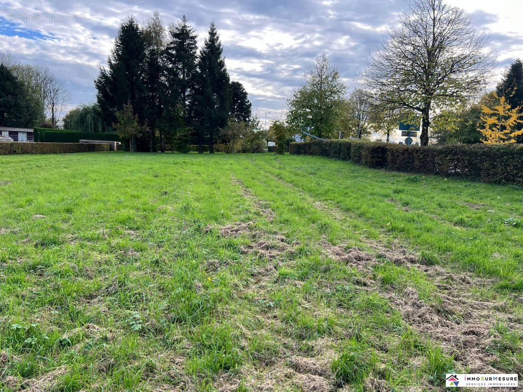 Terrain à SAINT-POL-SUR-TERNOISE