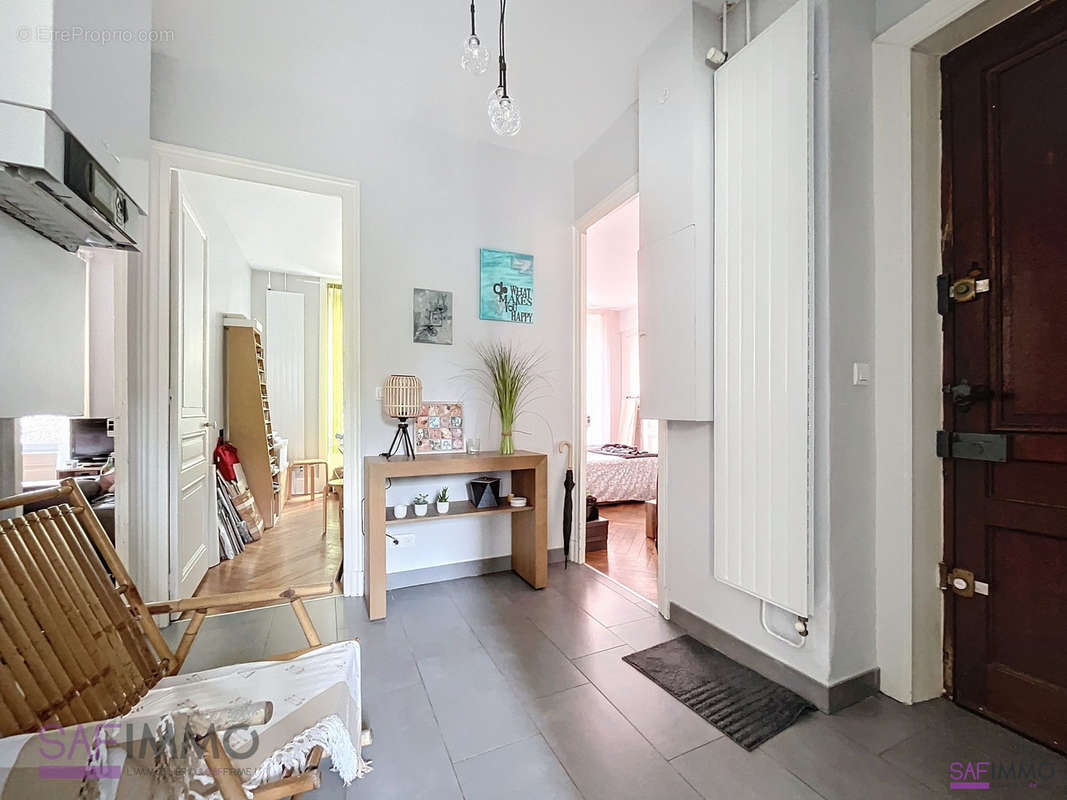 Appartement à CHARBONNIERES-LES-BAINS