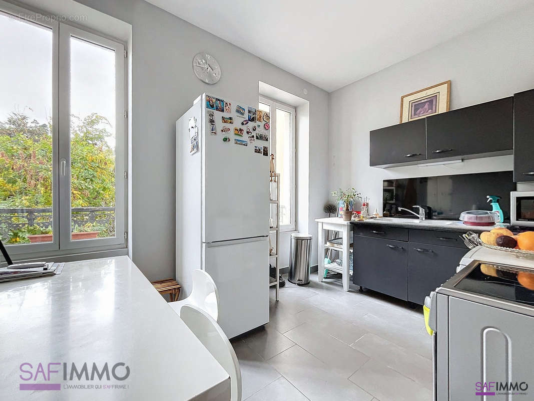 Appartement à CHARBONNIERES-LES-BAINS