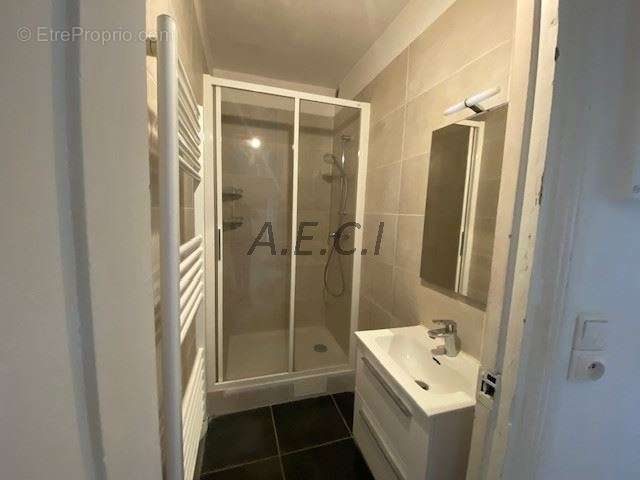 Appartement à LEVALLOIS-PERRET