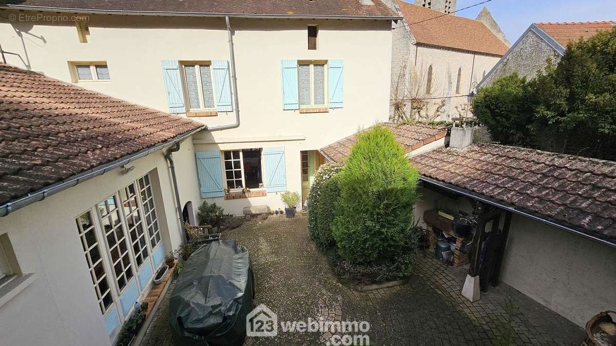 Venez découvrir cette belle maison de 170 m². - Maison à BOIGNEVILLE