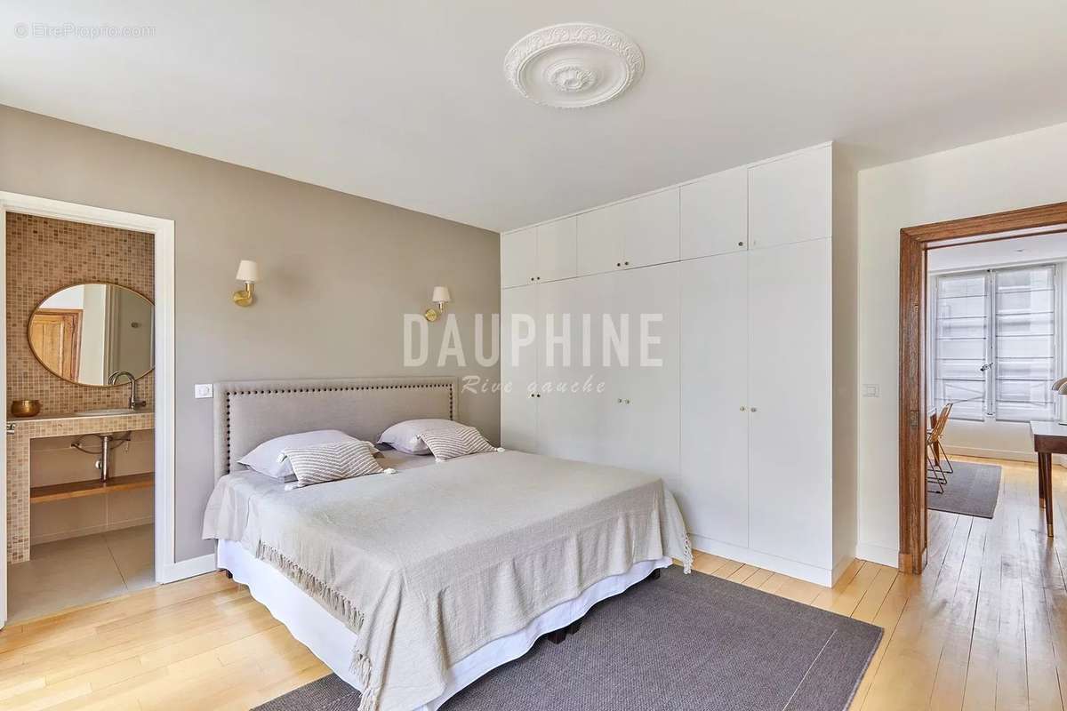 Appartement à PARIS-7E