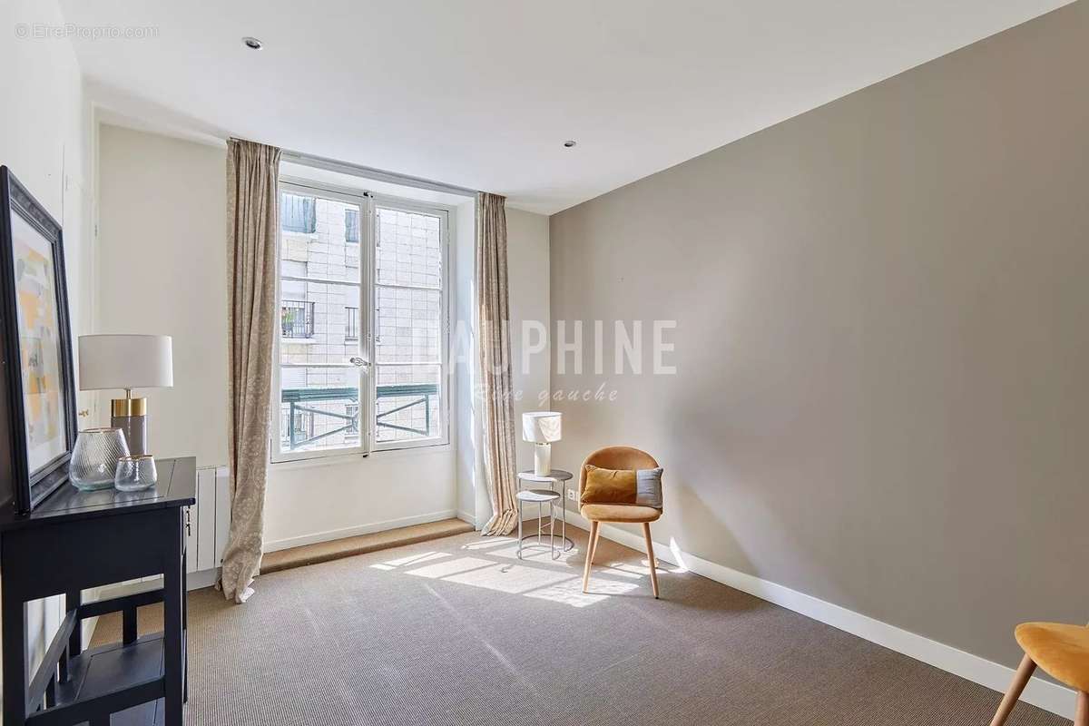 Appartement à PARIS-7E