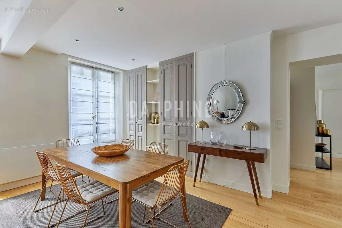 Appartement à PARIS-7E