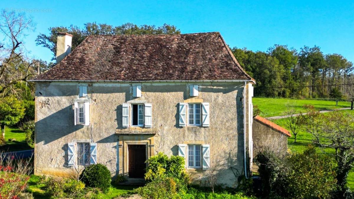 Maison à GOURDON