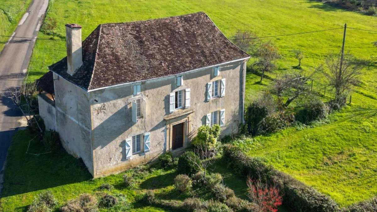 Maison à GOURDON