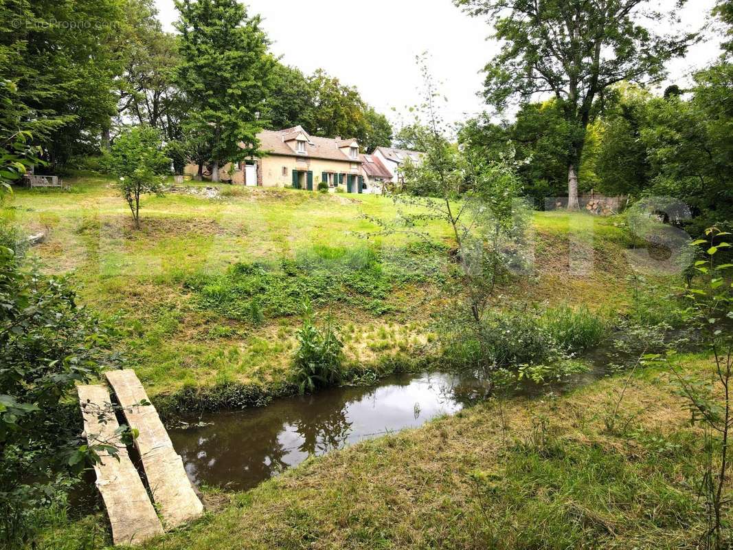 18 - Maison à SAINTE-GENEVIEVE-DES-BOIS