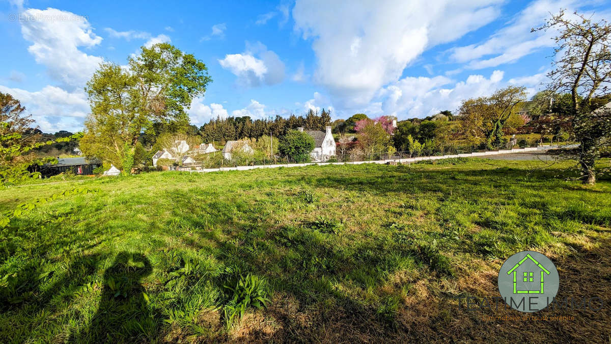 Terrain à LOCQUIREC