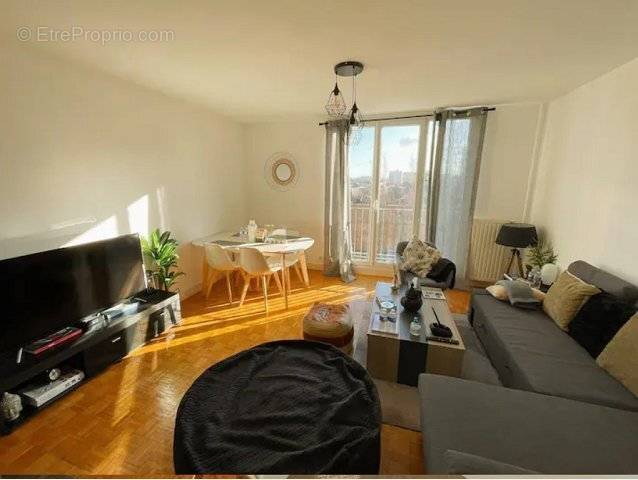 Appartement à MAISONS-ALFORT