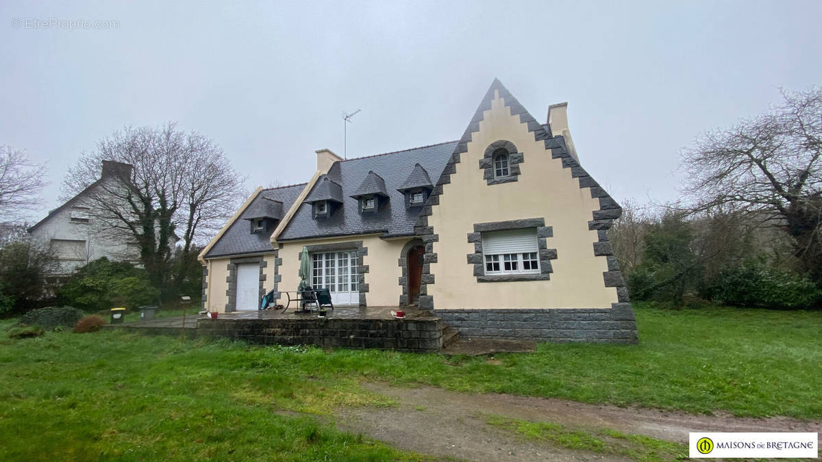 Maison à PONT-AVEN