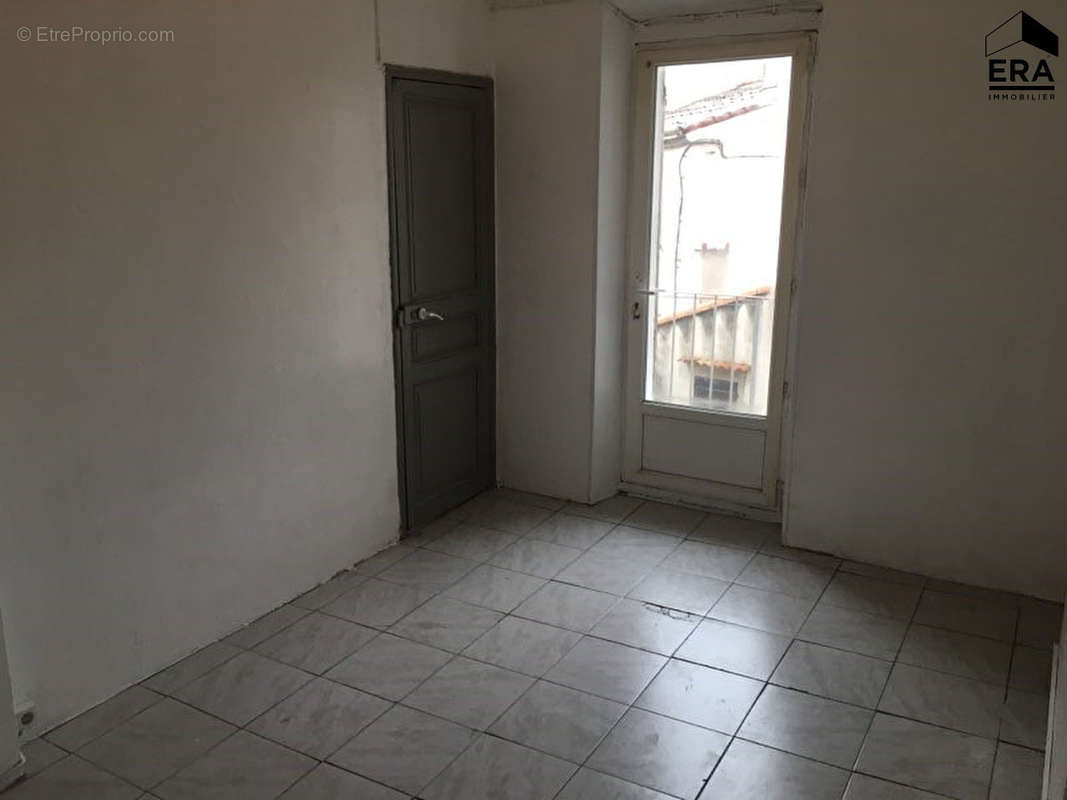 Appartement à MARSEILLE-3E