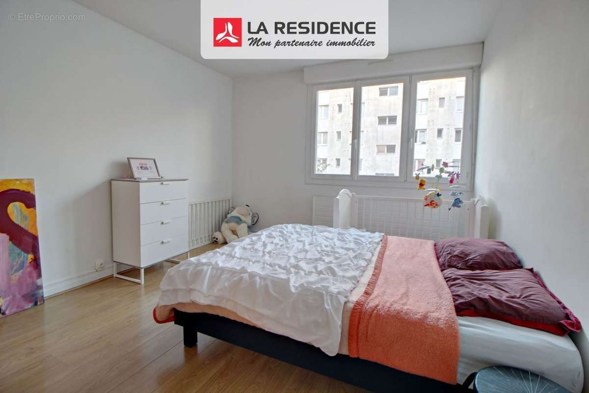 Appartement à LES CLAYES-SOUS-BOIS