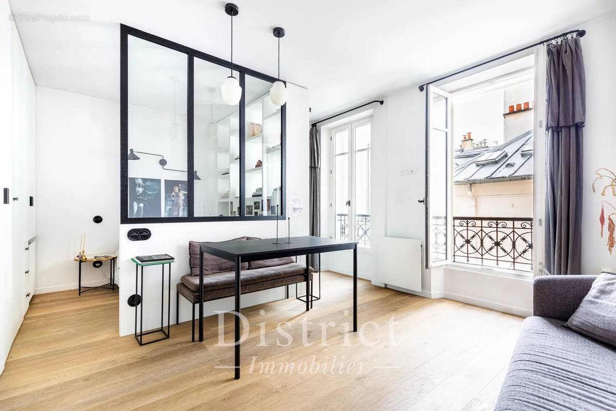 Appartement à PARIS-8E