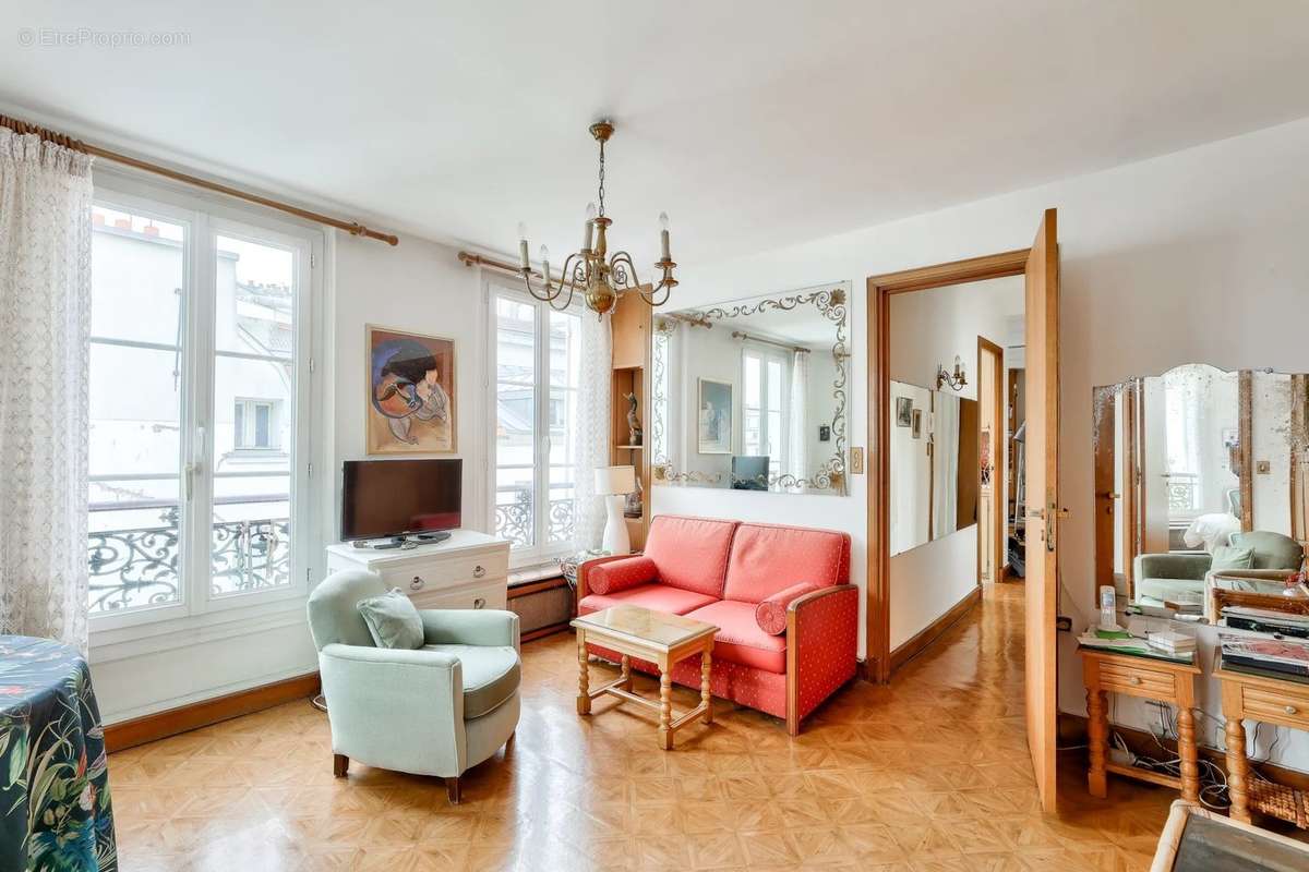 Appartement à PARIS-3E