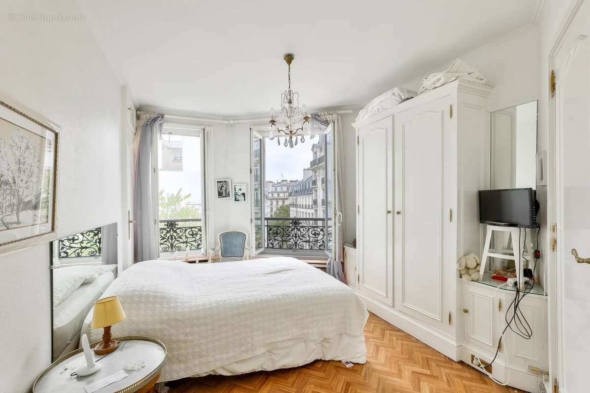 Appartement à PARIS-3E