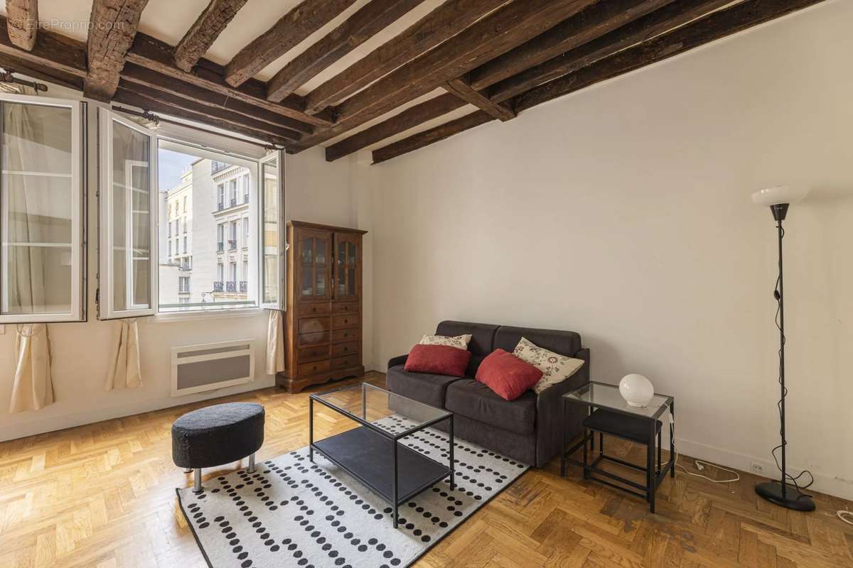 Appartement à PARIS-3E