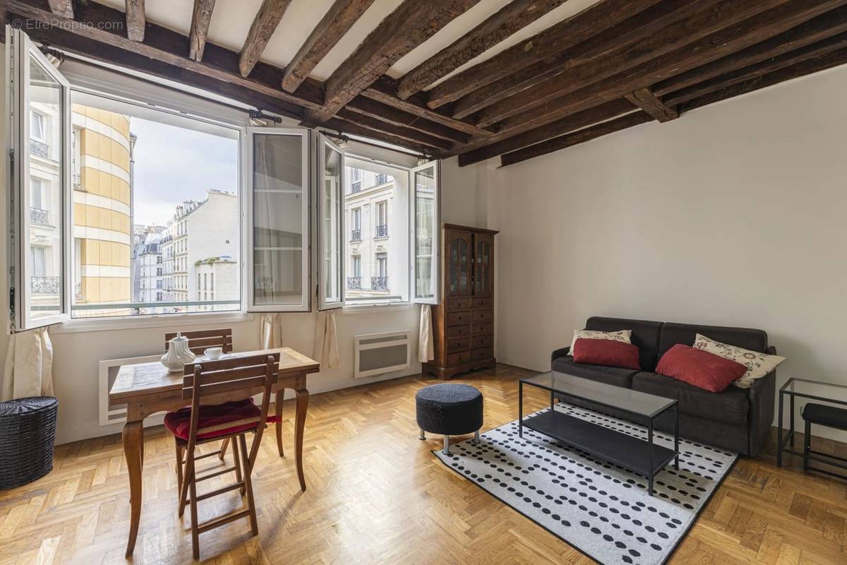 Appartement à PARIS-3E