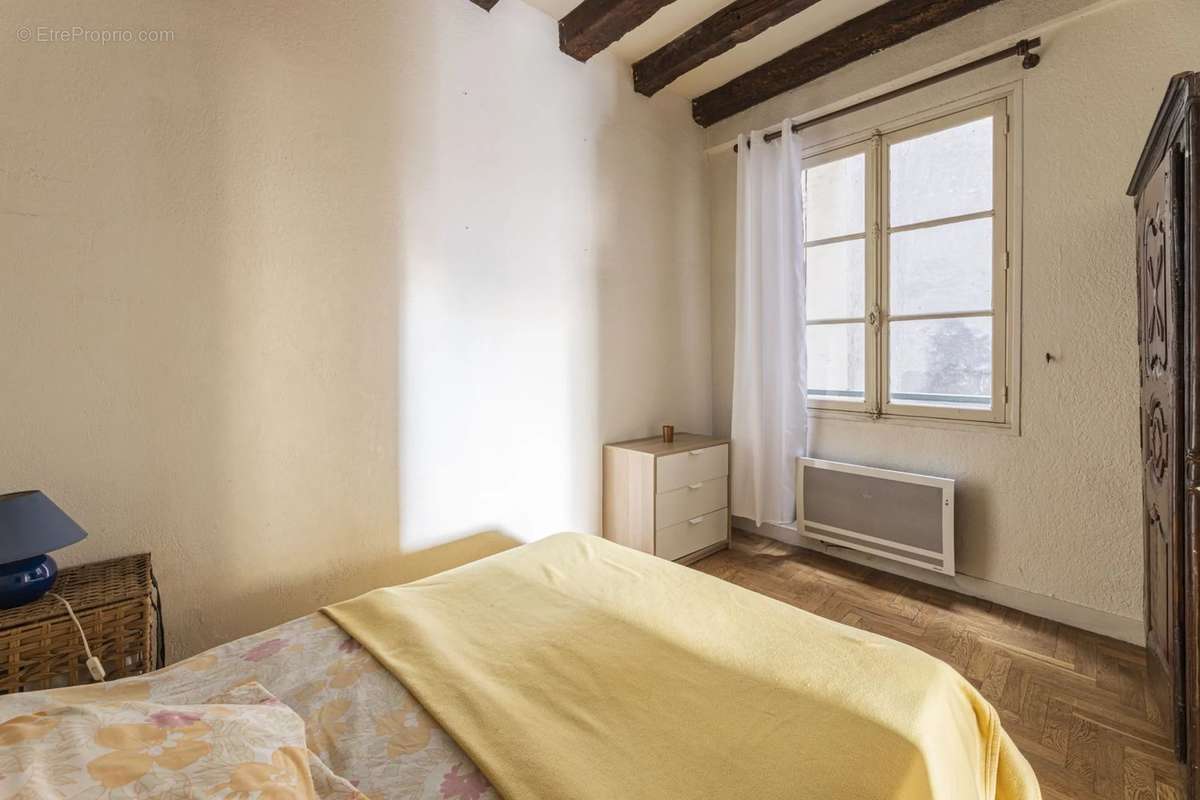 Appartement à PARIS-3E