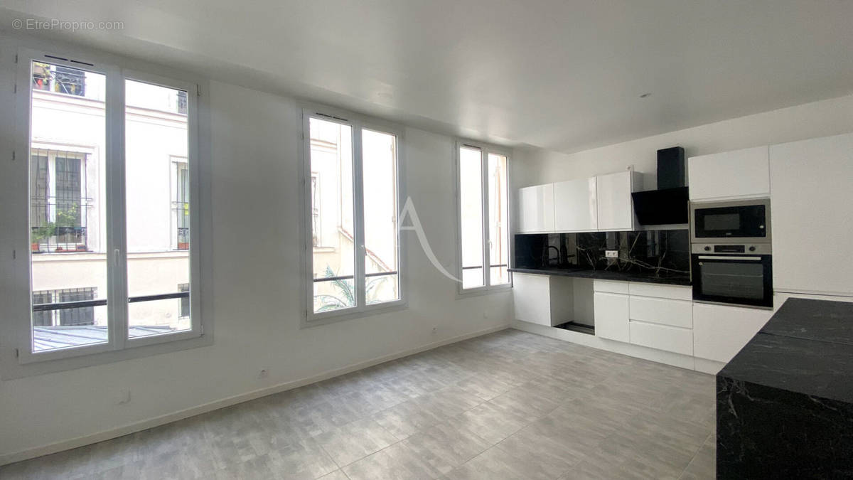 Appartement à PARIS-10E