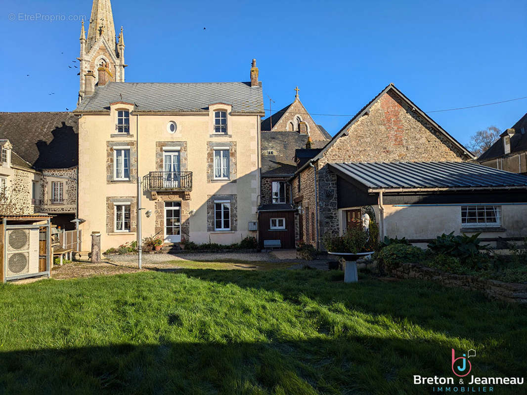 Maison à VILLAINES-LA-JUHEL